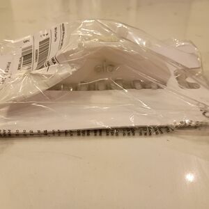 Alo 90's White Pearl Hair Claw Clip